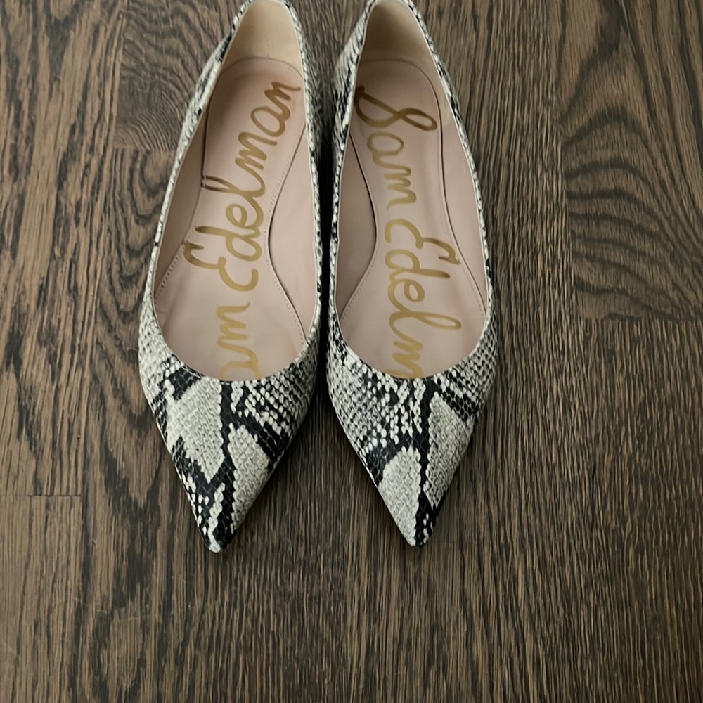 Sam Edelman size 8 flat